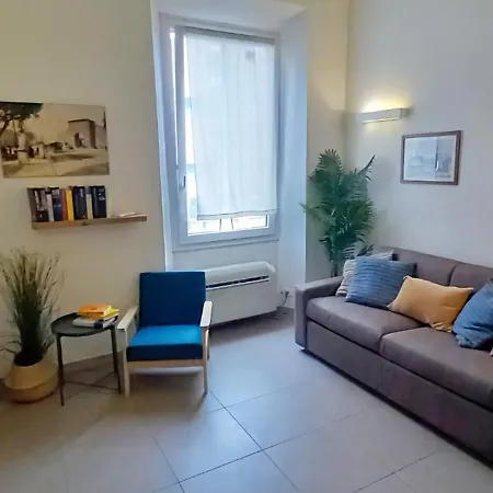 Charming & Spacious Florentine Just Two Mins From Tram Stop Florencja