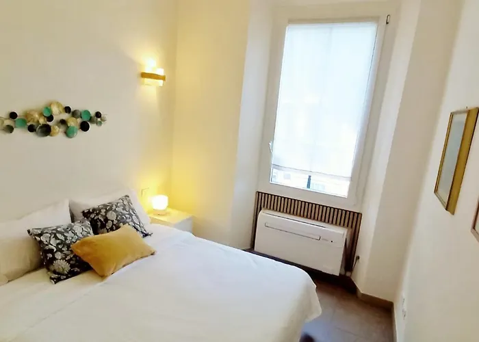 Charming & Spacious Florentine Just Two Mins From Tram Stop Apartment Florence